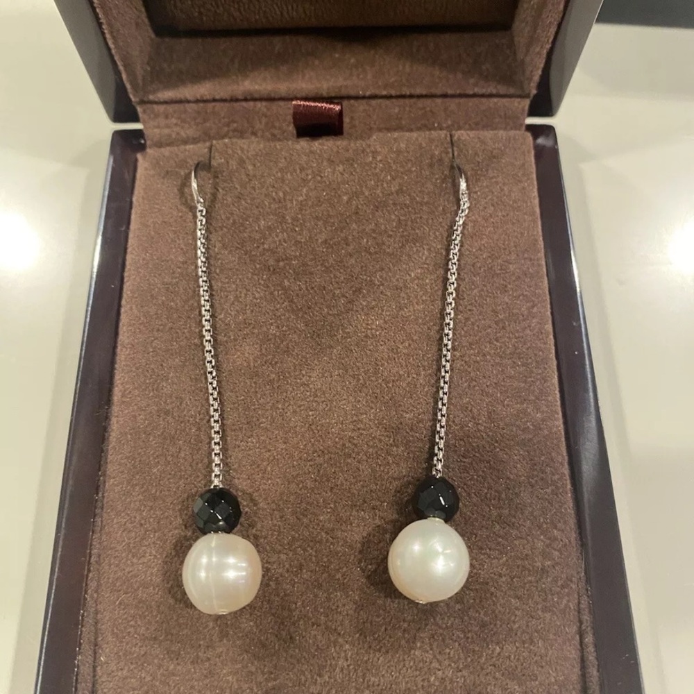Elegant Silver and Black Pearl Earrings